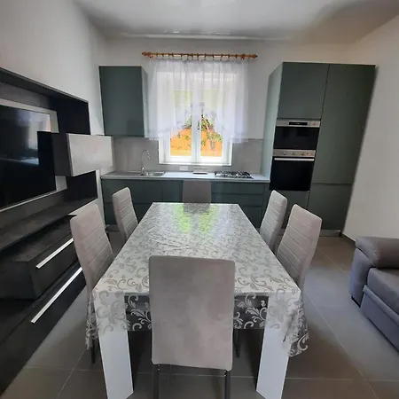 Rosa Nel Cuore Di Porto Azzurro