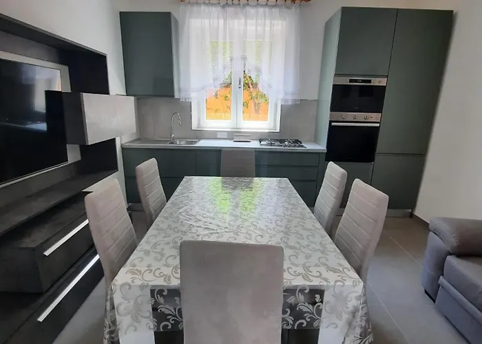 Rosa Nel Cuore Di 阿祖罗港