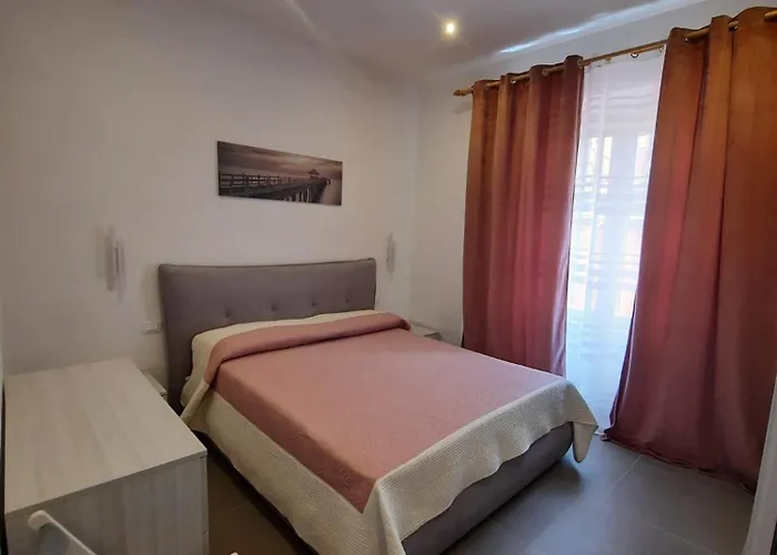 Rosa Nel Cuore Di Porto Azzurro